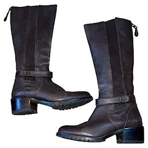 🥳 Coach Pencey brown leather zip back heeled boots